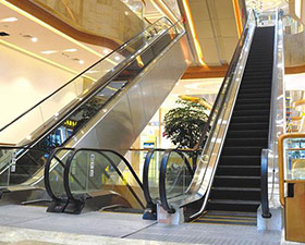 商場自動扶梯